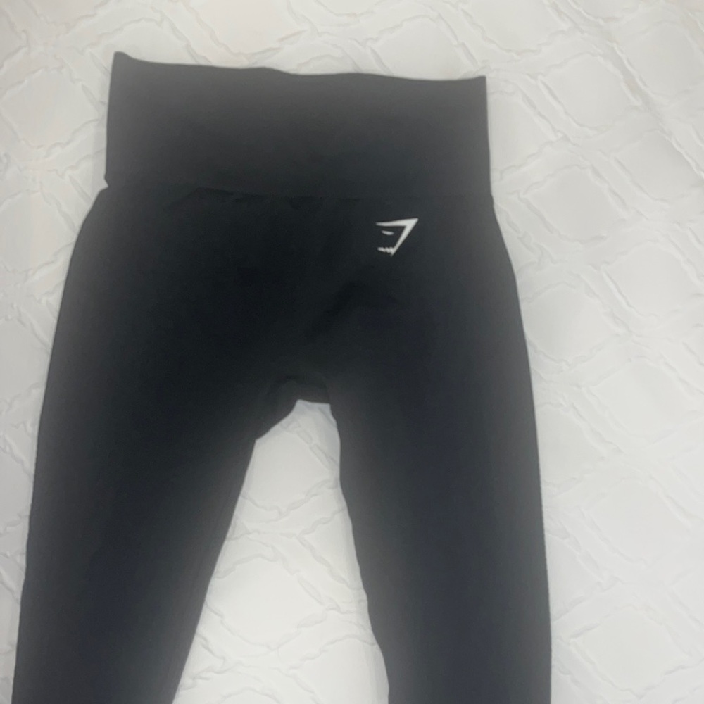 Size small gymshark leggings, worn once, no wear and tear.
